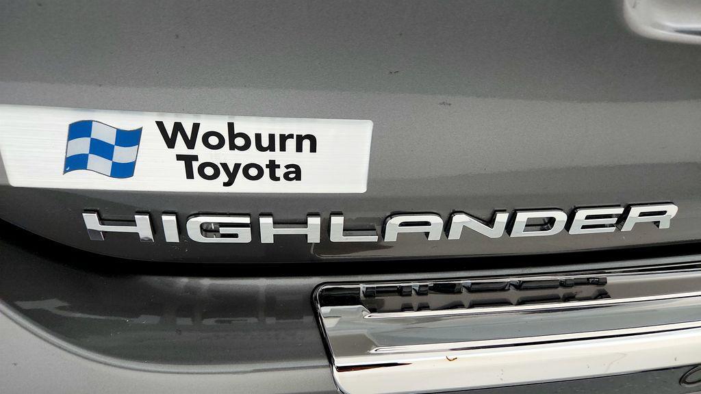 used 2026 Toyota Highlander car, priced at $55,199