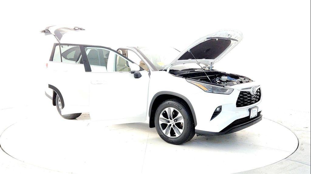 used 2023 Toyota Highlander car, priced at $36,485