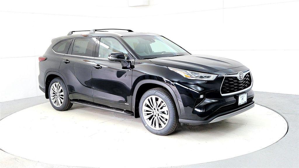 new 2026 Toyota Highlander Hybrid car, priced at $60,055
