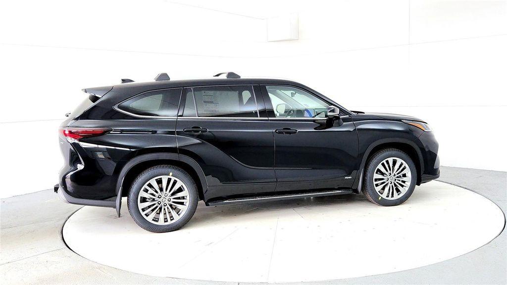 new 2026 Toyota Highlander Hybrid car, priced at $60,055