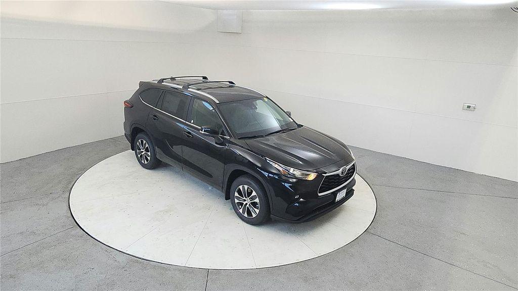 used 2024 Toyota Highlander car, priced at $40,985