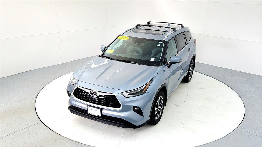 used 2022 Toyota Highlander car, priced at $33,695