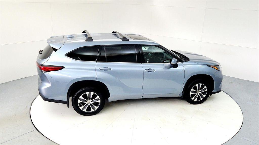 used 2022 Toyota Highlander car, priced at $33,695