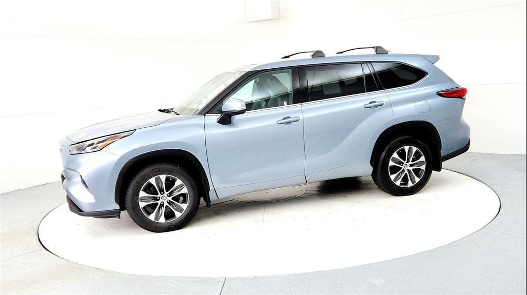 used 2022 Toyota Highlander car, priced at $33,695