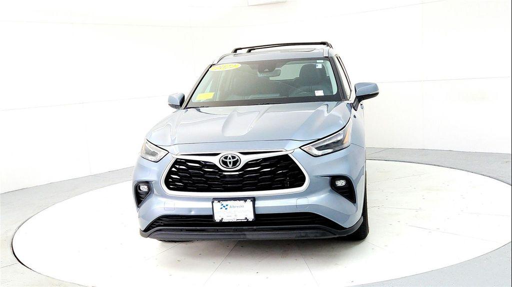 used 2022 Toyota Highlander car, priced at $33,695