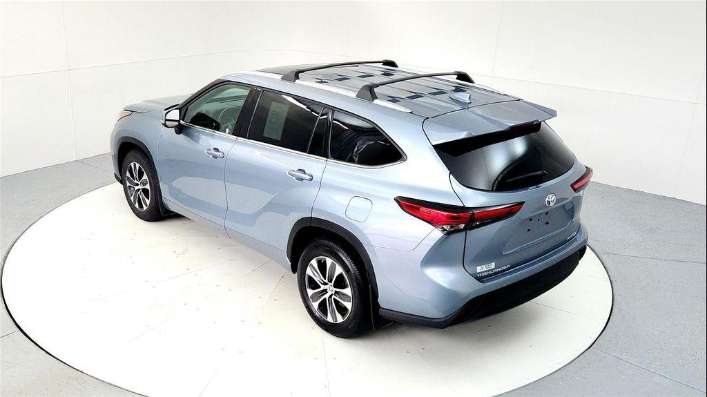 used 2022 Toyota Highlander car, priced at $33,695