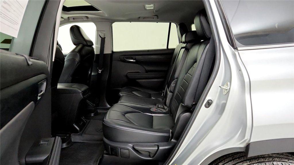 used 2022 Toyota Highlander car, priced at $38,985