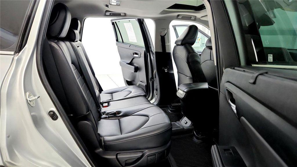 used 2022 Toyota Highlander car, priced at $38,985