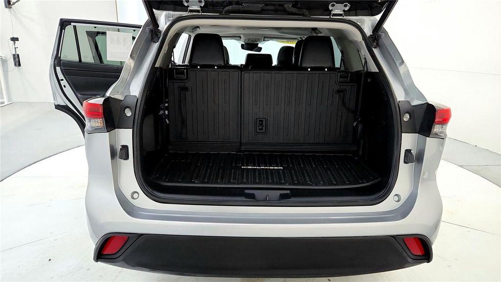 used 2022 Toyota Highlander car, priced at $38,985