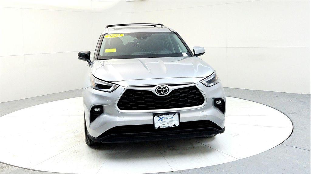 used 2022 Toyota Highlander car, priced at $38,985