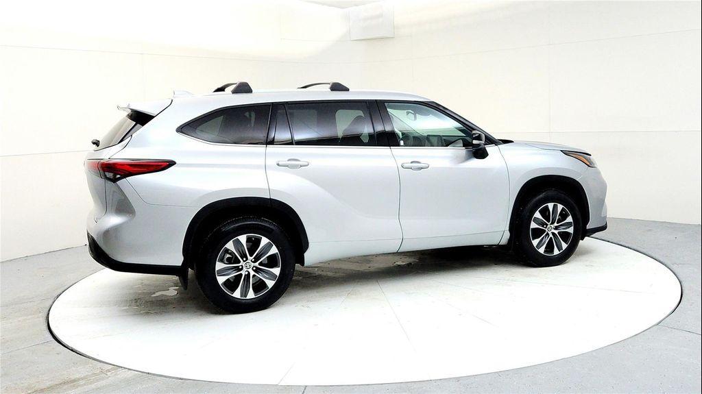used 2022 Toyota Highlander car, priced at $38,985