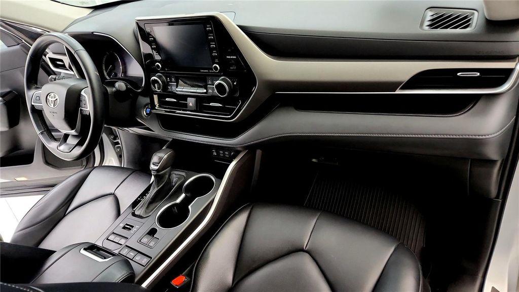 used 2022 Toyota Highlander car, priced at $38,985