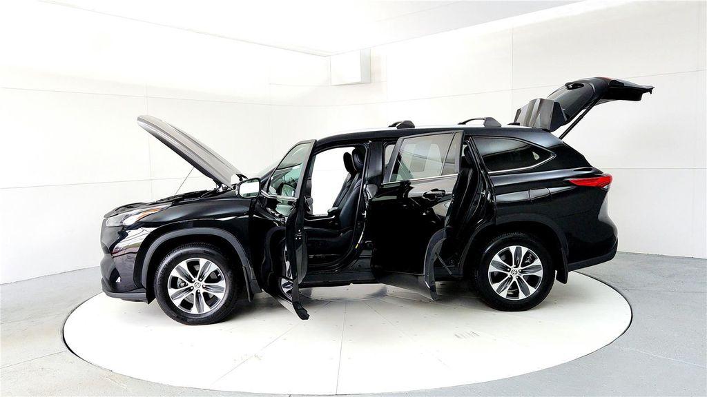 used 2023 Toyota Highlander car, priced at $38,985