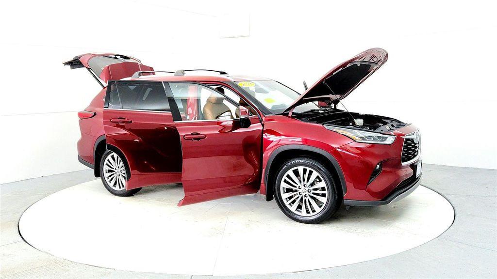 used 2023 Toyota Highlander car, priced at $42,985