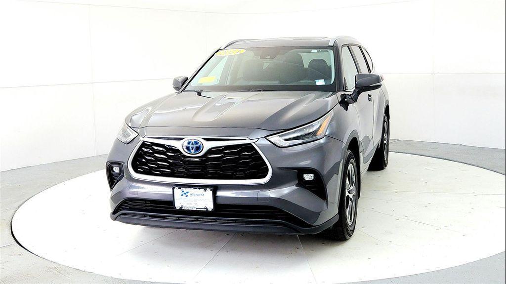 used 2024 Toyota Highlander Hybrid car, priced at $46,985