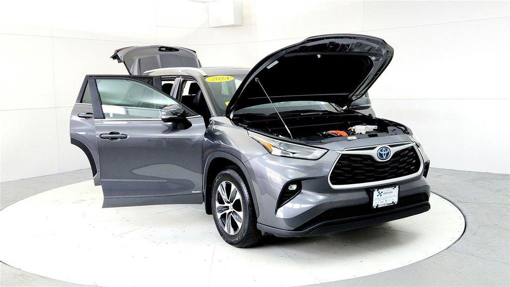 used 2024 Toyota Highlander Hybrid car, priced at $46,985