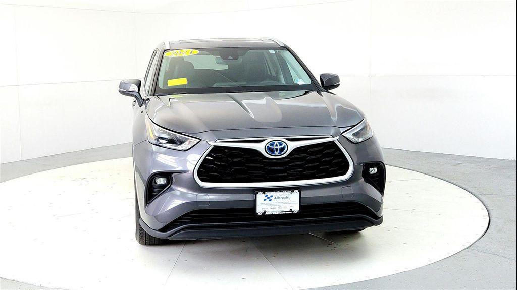 used 2024 Toyota Highlander Hybrid car, priced at $46,985