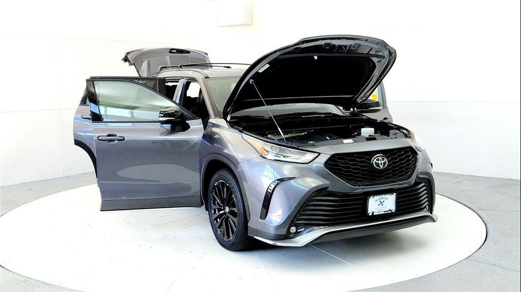 used 2023 Toyota Highlander car, priced at $40,985