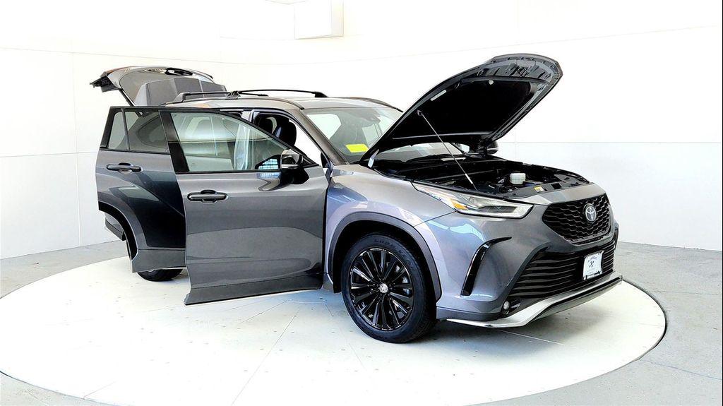 used 2023 Toyota Highlander car, priced at $40,985