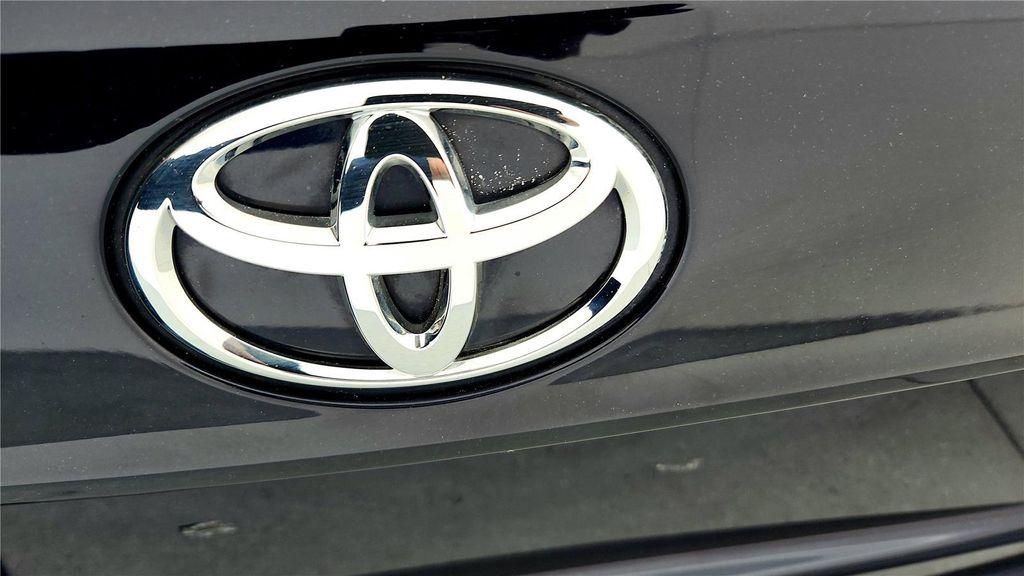 used 2022 Toyota Highlander car, priced at $34,595