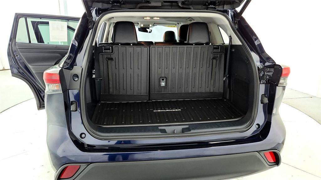 used 2022 Toyota Highlander car, priced at $34,595