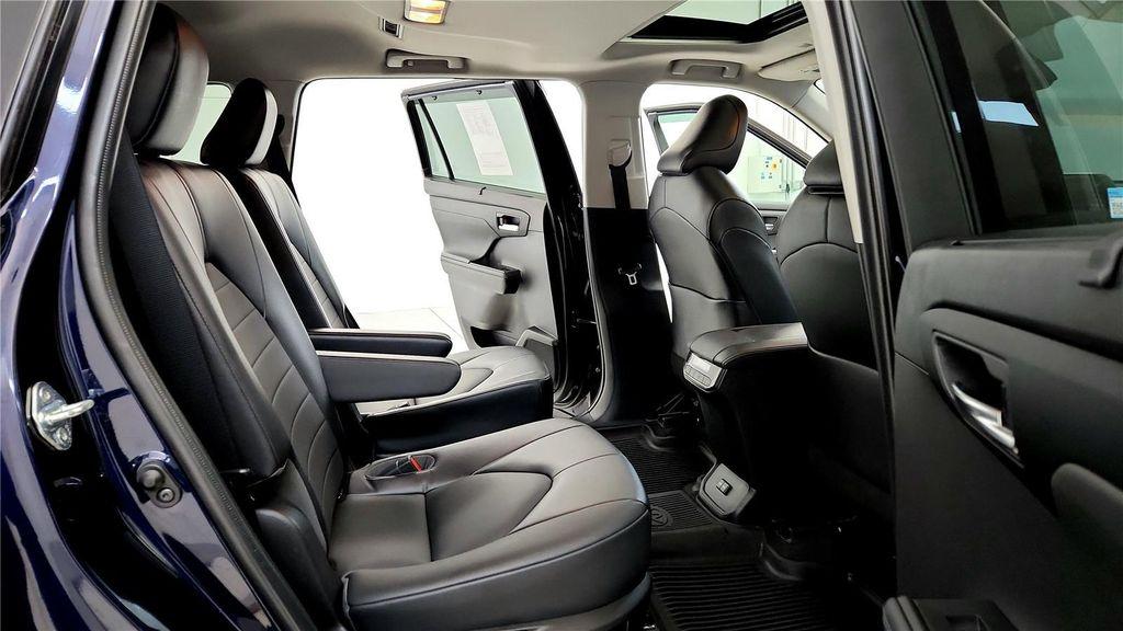 used 2022 Toyota Highlander car, priced at $34,595