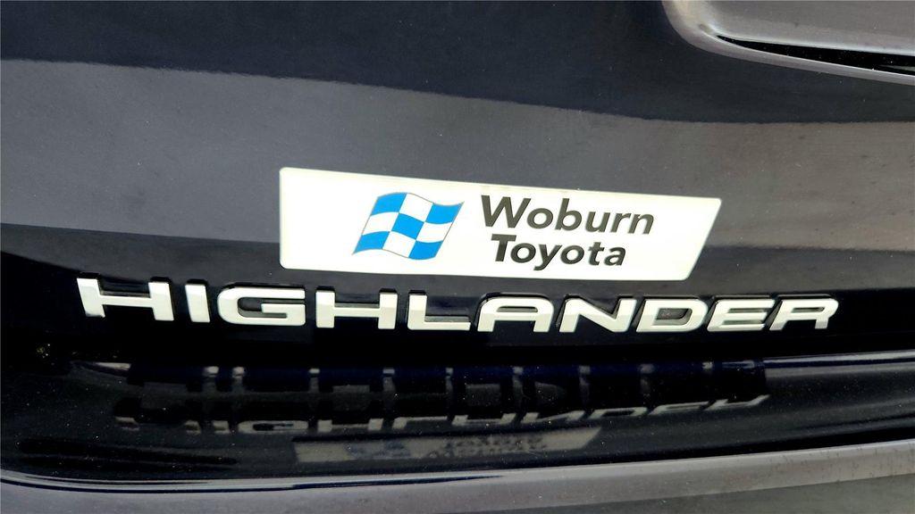 used 2022 Toyota Highlander car, priced at $34,595