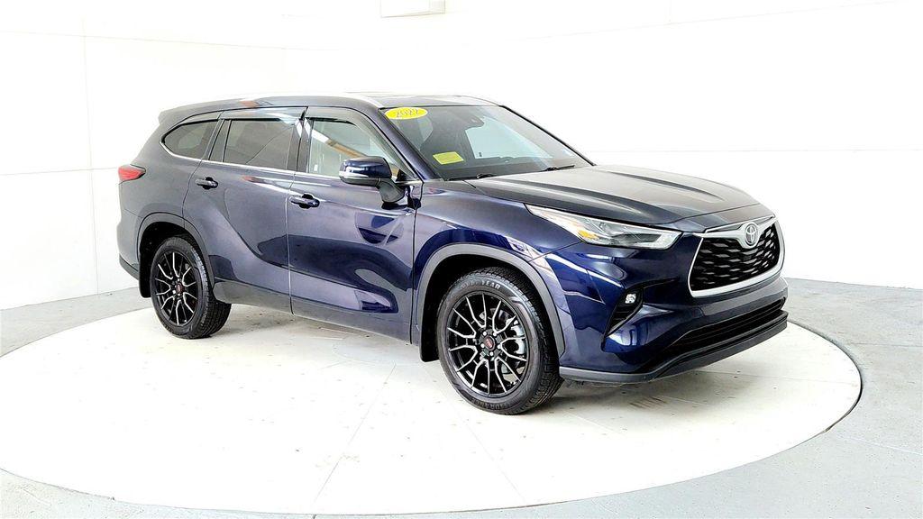 used 2022 Toyota Highlander car, priced at $34,595