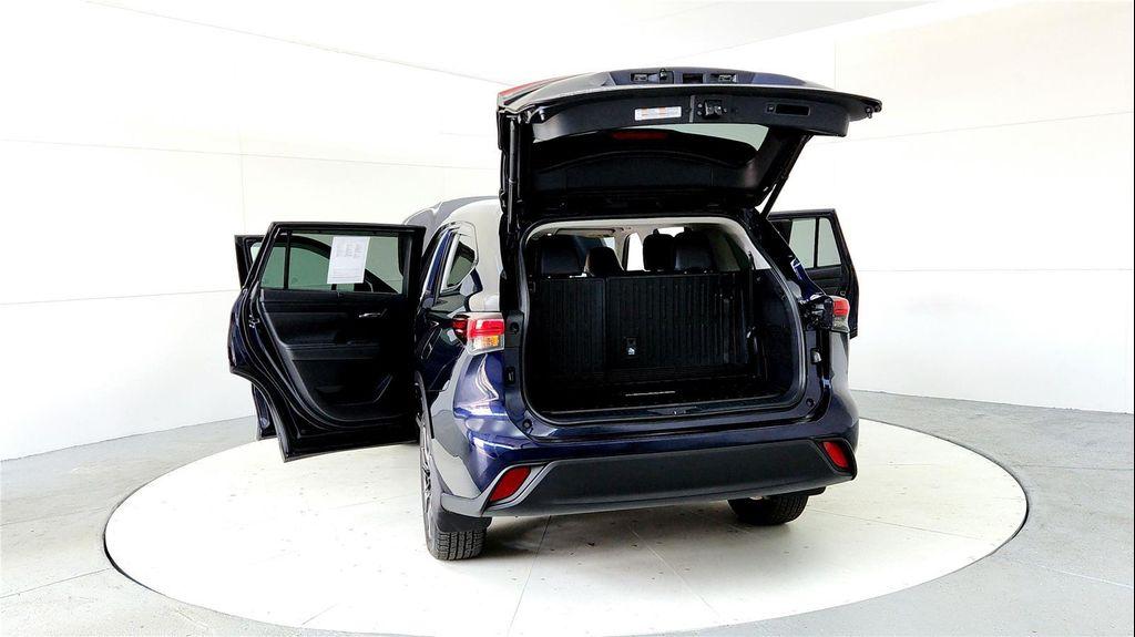 used 2022 Toyota Highlander car, priced at $34,595