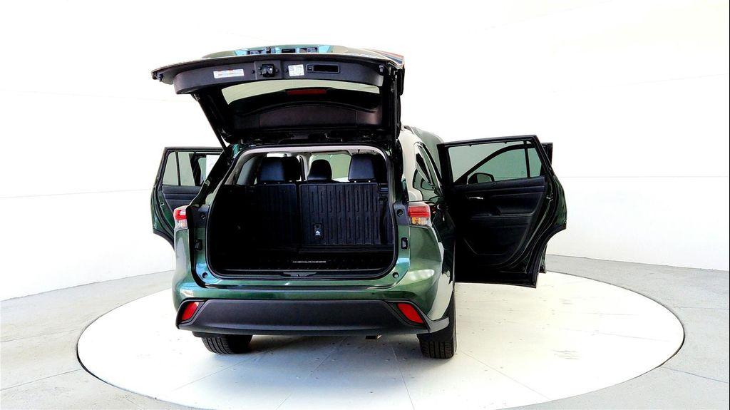 used 2024 Toyota Highlander car, priced at $42,985