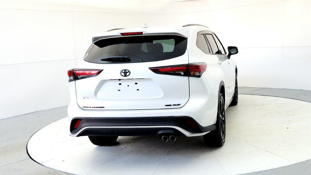 used 2024 Toyota Highlander car, priced at $37,172