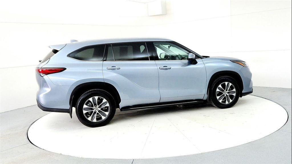 used 2021 Toyota Highlander car, priced at $30,985