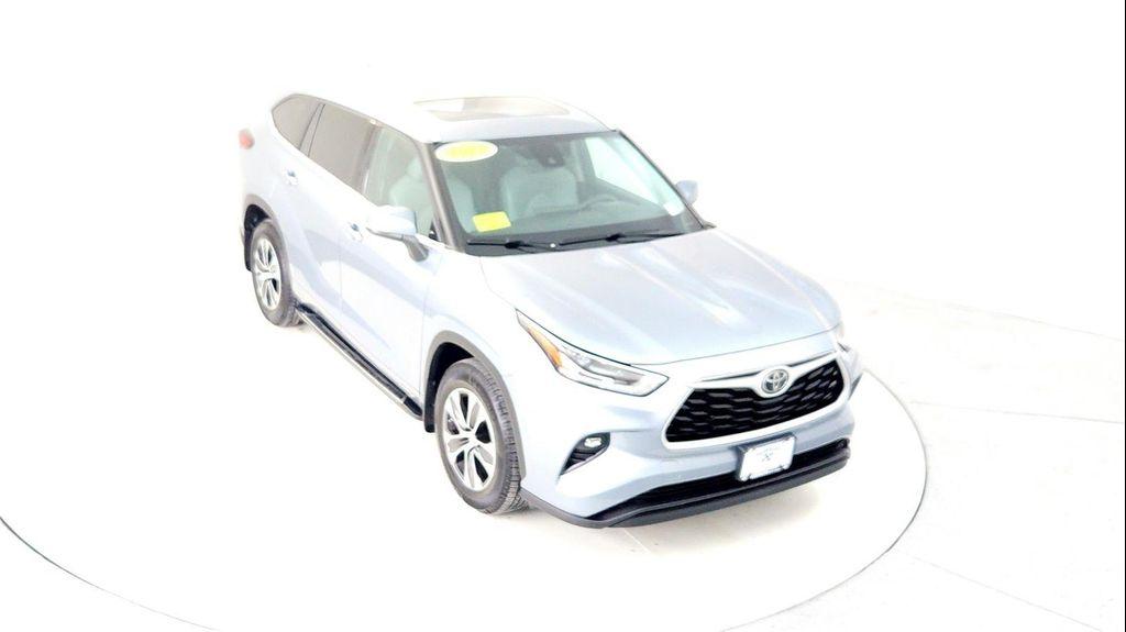 used 2021 Toyota Highlander car, priced at $30,985