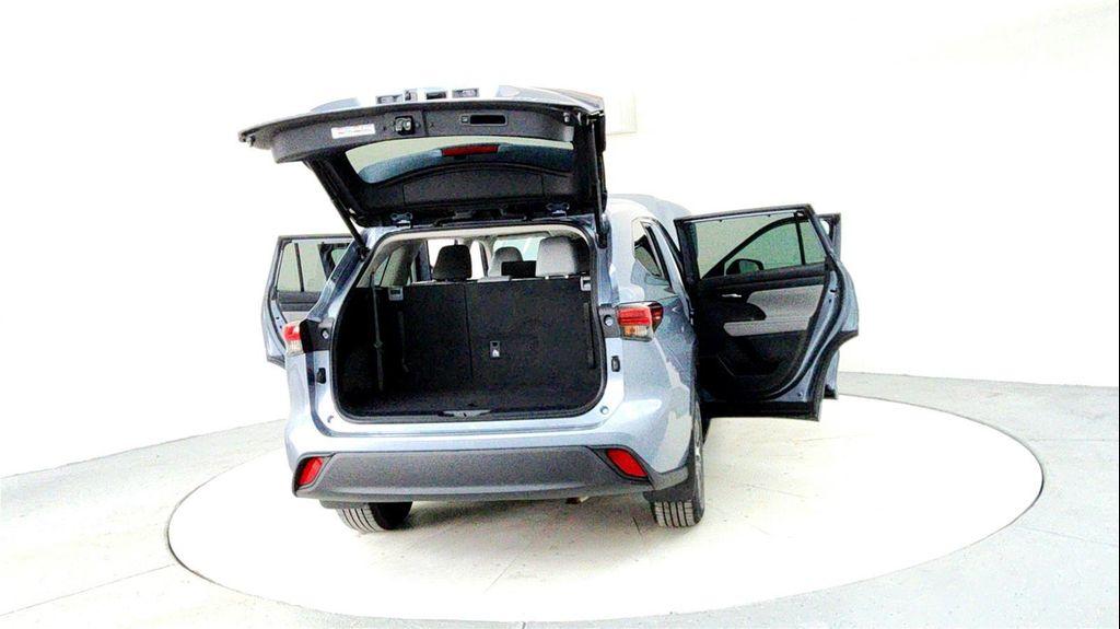 used 2021 Toyota Highlander car, priced at $30,985