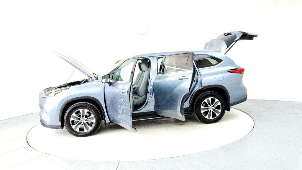 used 2021 Toyota Highlander car, priced at $30,985