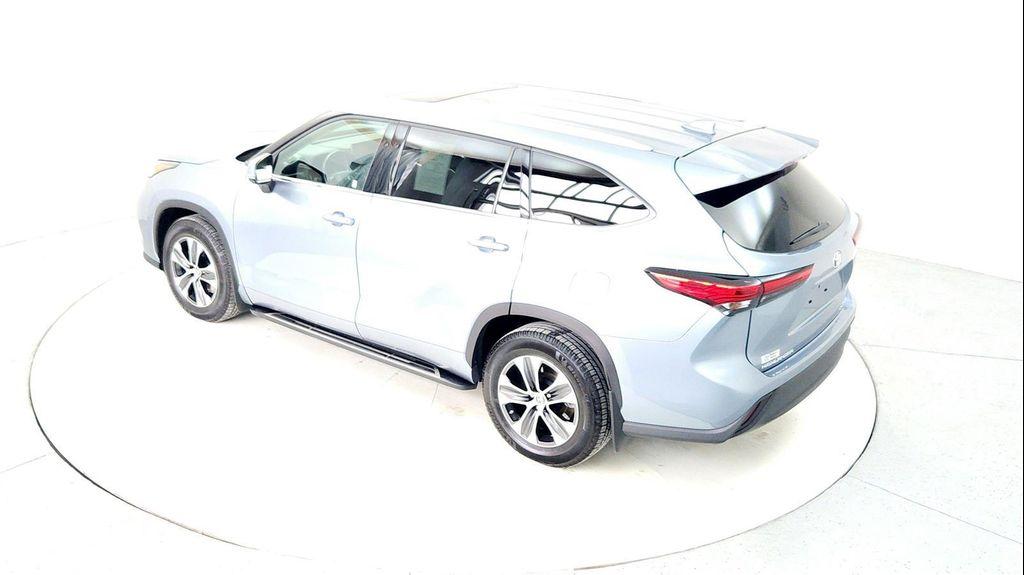 used 2021 Toyota Highlander car, priced at $30,985
