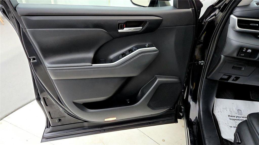 used 2021 Toyota Highlander Hybrid car, priced at $35,985