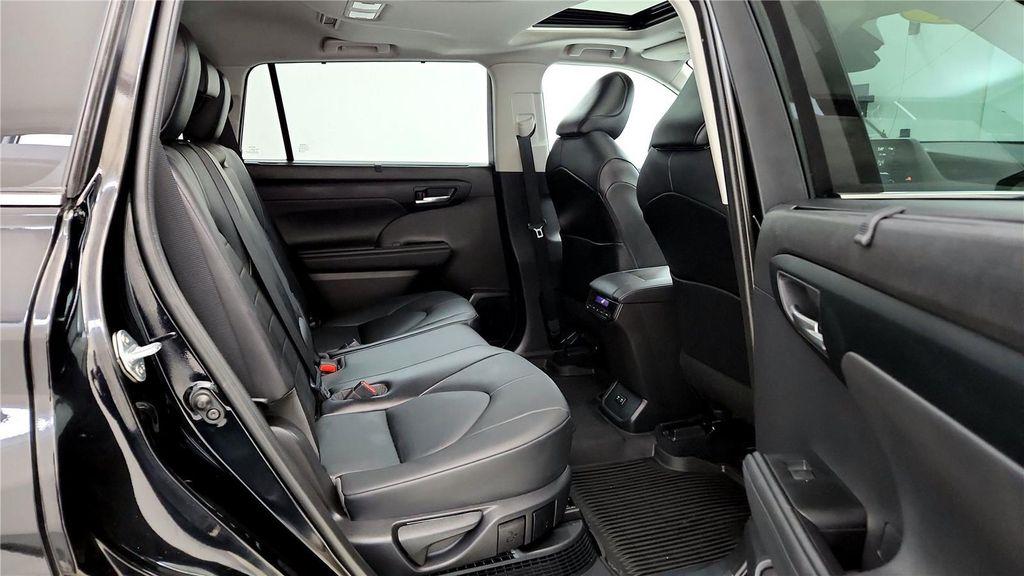 used 2021 Toyota Highlander Hybrid car, priced at $35,985