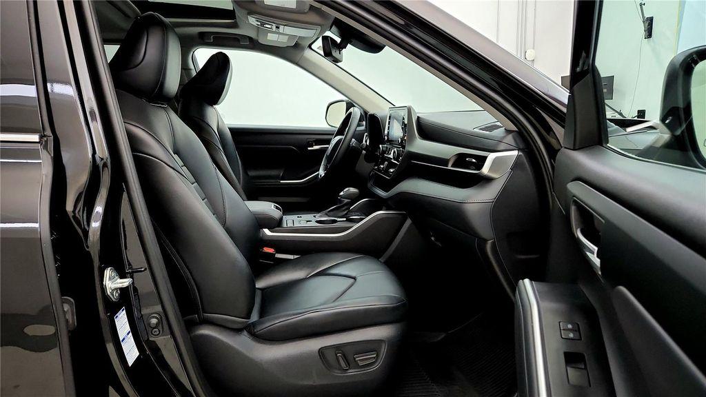 used 2021 Toyota Highlander Hybrid car, priced at $35,985