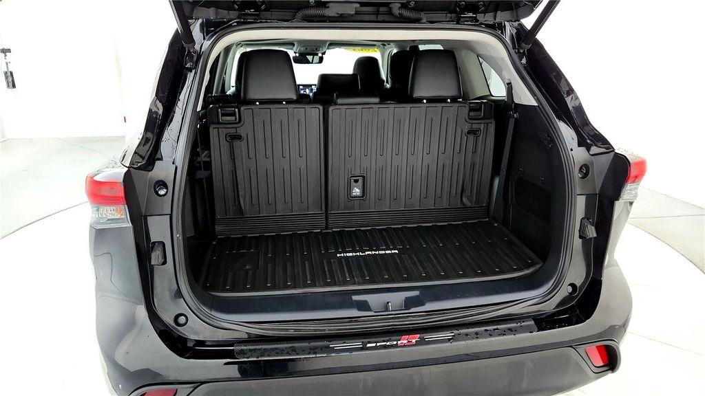 used 2021 Toyota Highlander Hybrid car, priced at $35,985