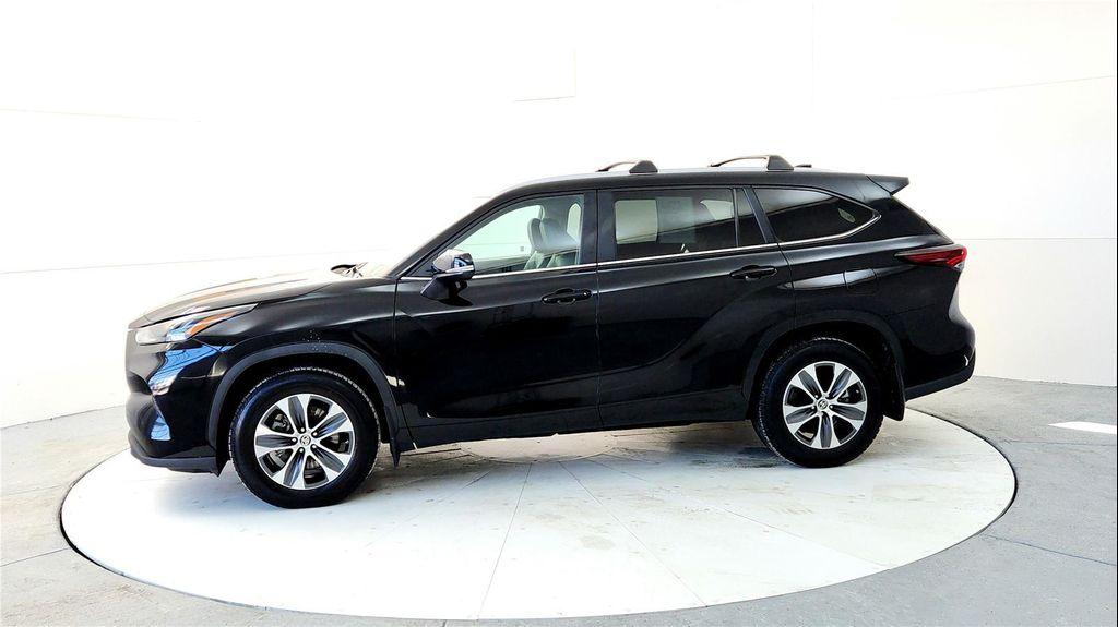 used 2024 Toyota Highlander car, priced at $38,485