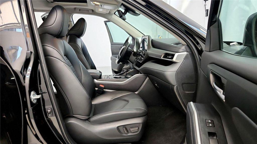 used 2024 Toyota Highlander car, priced at $38,485