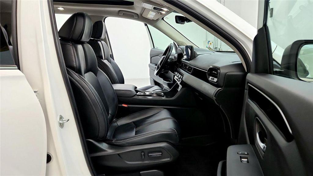 used 2023 Honda Pilot car, priced at $37,685