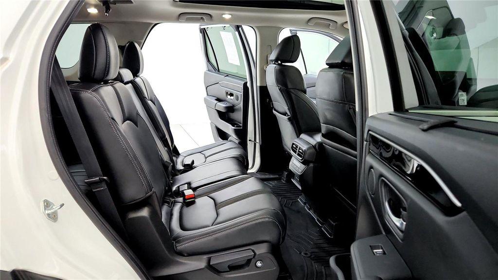 used 2023 Honda Pilot car, priced at $37,685