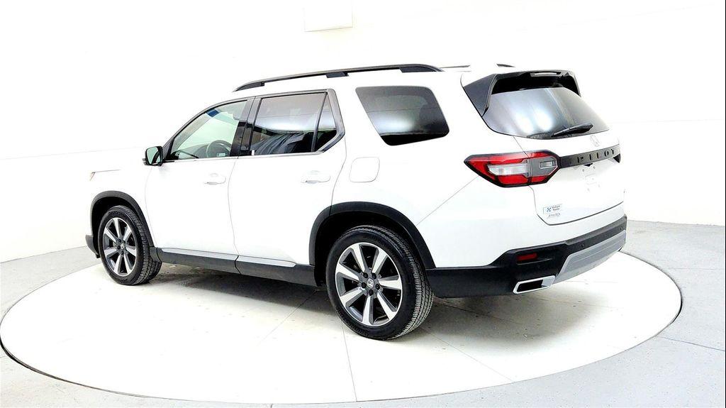 used 2023 Honda Pilot car, priced at $37,685