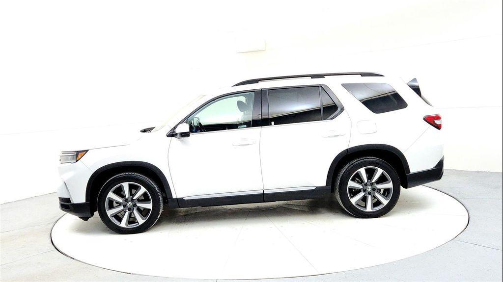used 2023 Honda Pilot car, priced at $37,685