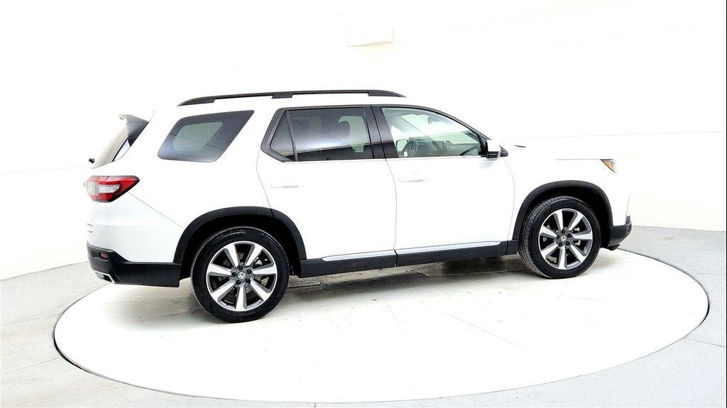 used 2023 Honda Pilot car, priced at $37,685