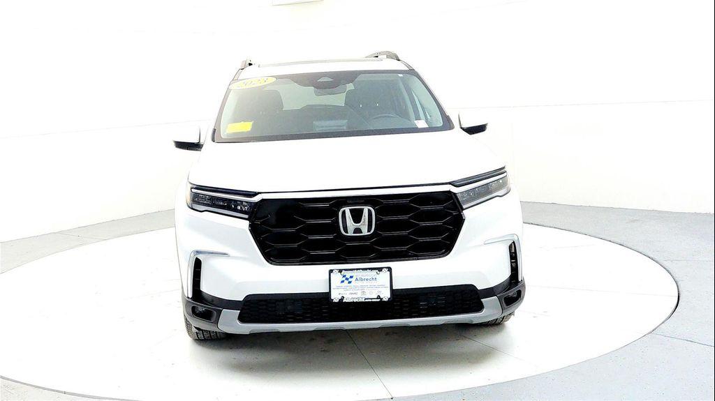 used 2023 Honda Pilot car, priced at $37,685
