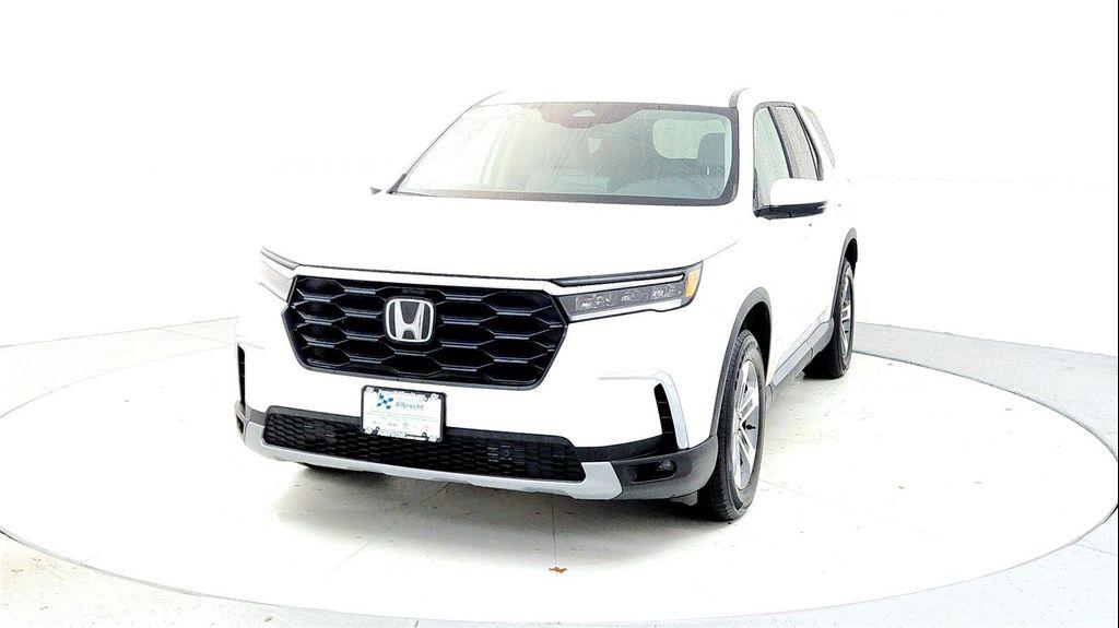 used 2025 Honda Pilot car, priced at $41,485