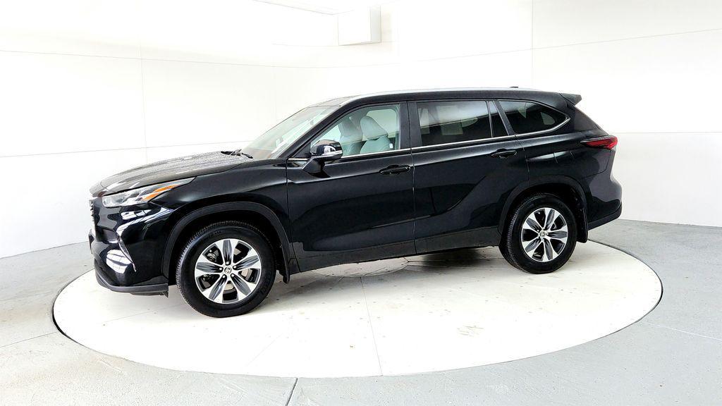 used 2024 Toyota Highlander car, priced at $42,044